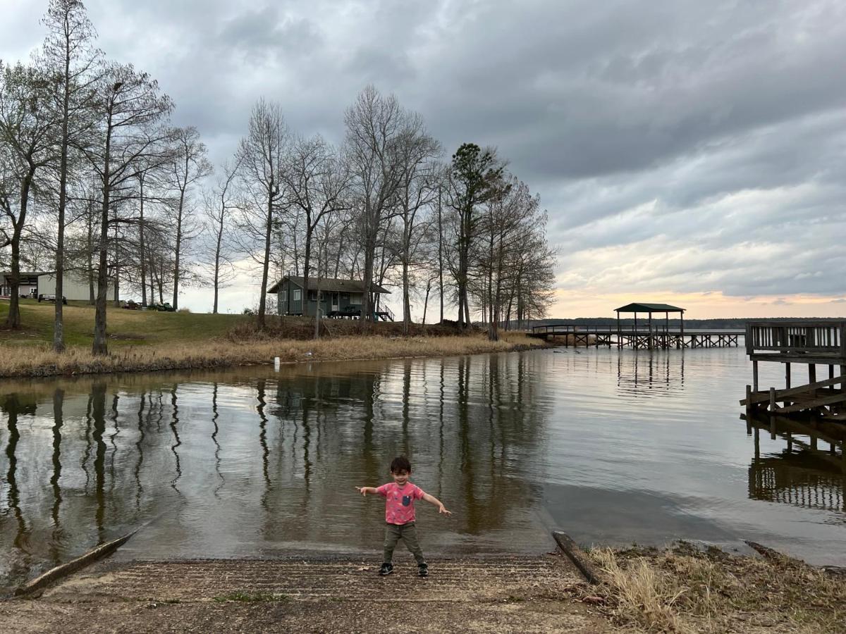 Driftwood Inn And Lodge By The Lake Zwolle Экстерьер фото